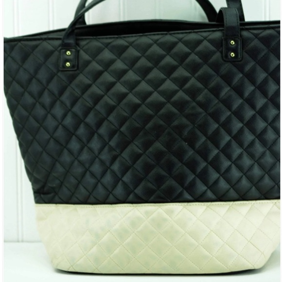 Betsy Johnson Quilted Bow Tote - Picture 4 of 6